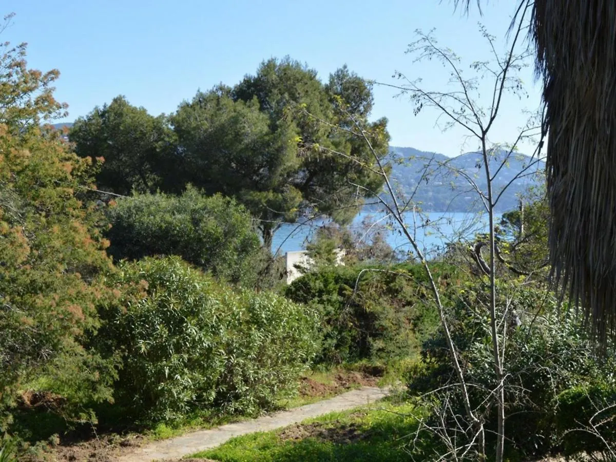 Appartement 2 Pieces Cabine, 6 Couchages, Avec Piscine Et Terrasse Ensoleillee Au Lavandou - Fr-1-251-235 Aigue-Belle