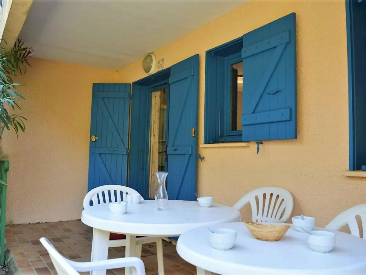 Appartement 2 Pieces Cabine, 6 Couchages, Avec Piscine Et Terrasse Ensoleillee Au Lavandou - Fr-1-251-235 Aigue-Belle 0*,  France