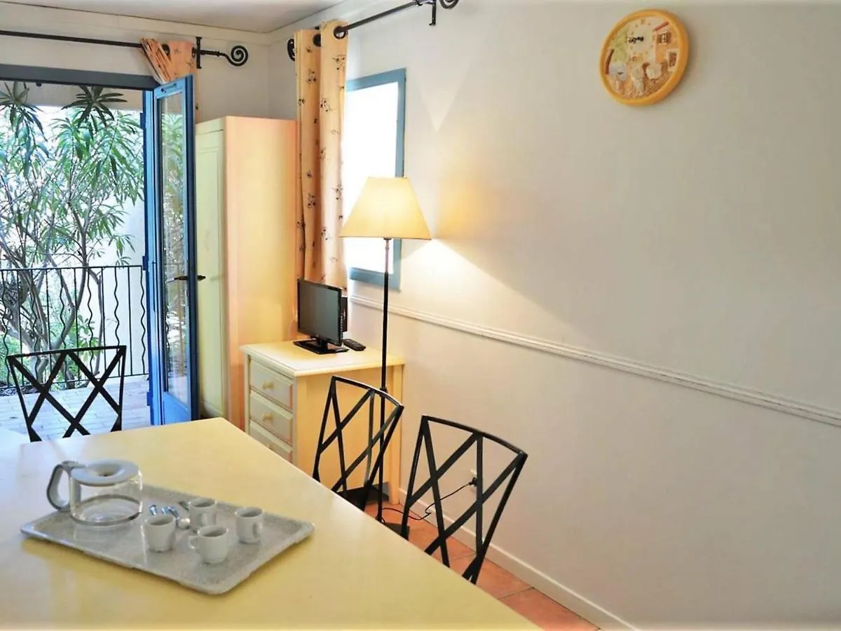 Appartement 2 Pieces Cabine, 6 Couchages, Avec Piscine Et Terrasse Ensoleillee Au Lavandou - Fr-1-251-235 Aigue-Belle